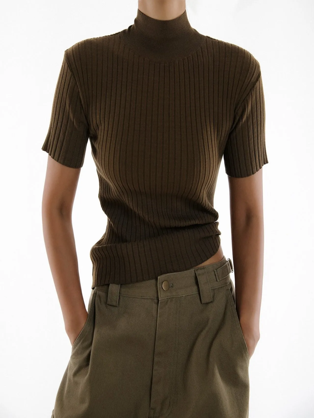 CLASSIC RIBBED HALF TURTLENECK KNIT