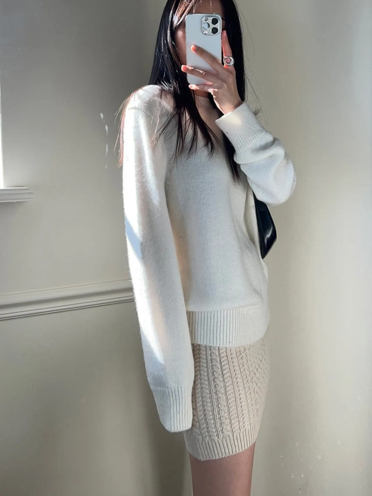 O NECK WOOL KNIT WITH BACK SLIT